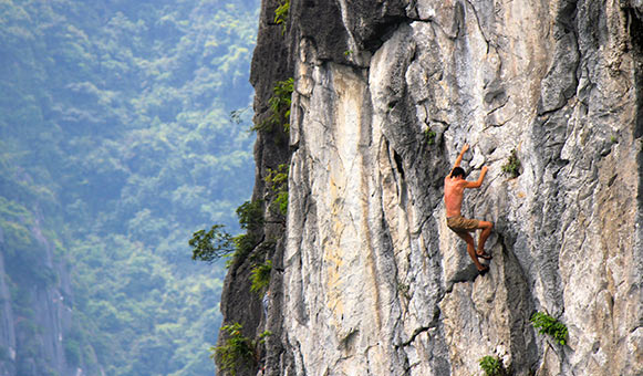 Solo climbing insurance, onlinetravelcover.com